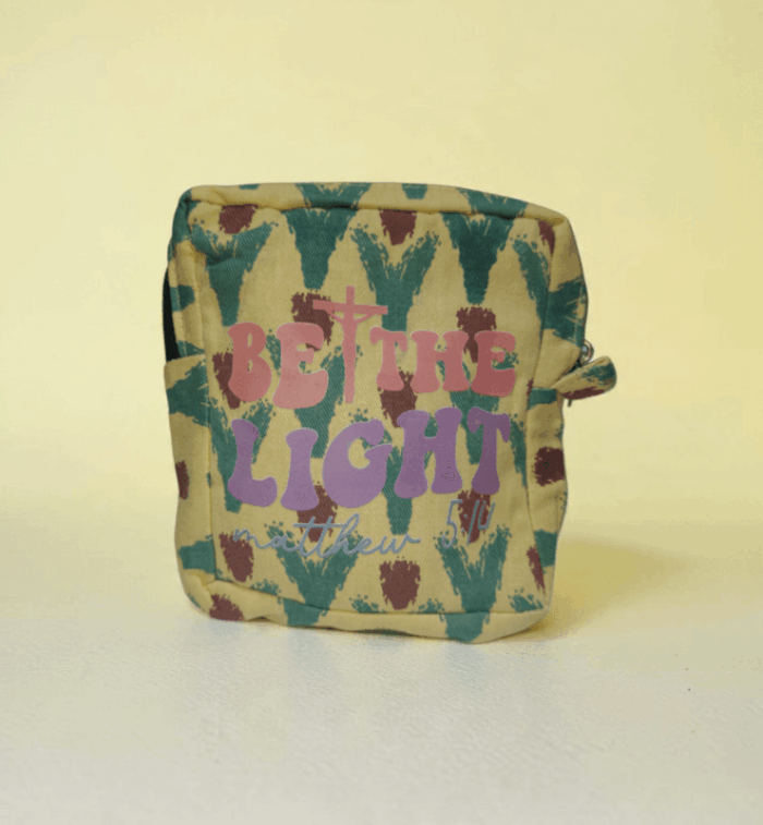 Small Hand Purse With The Bible Verse Be The Light